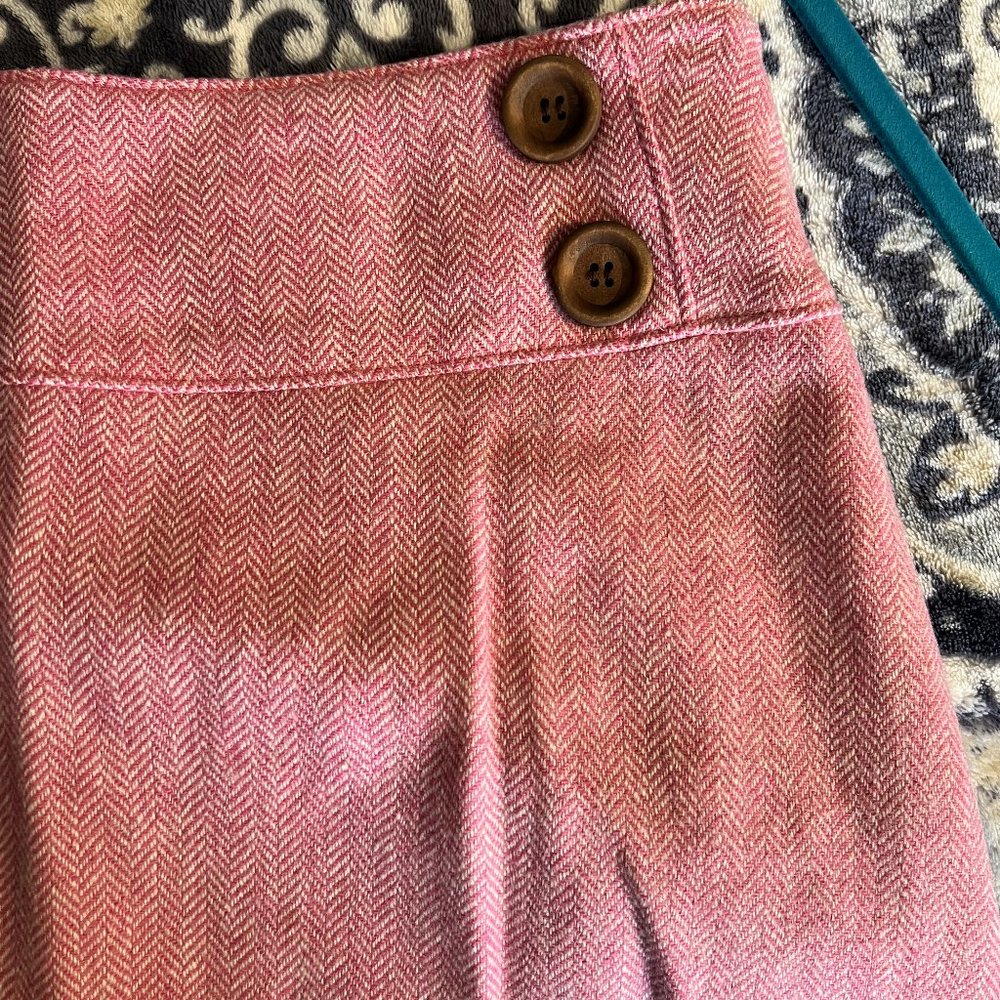 Lilly Pulitzer size 4 wool skirt with side wooden buttons side zip